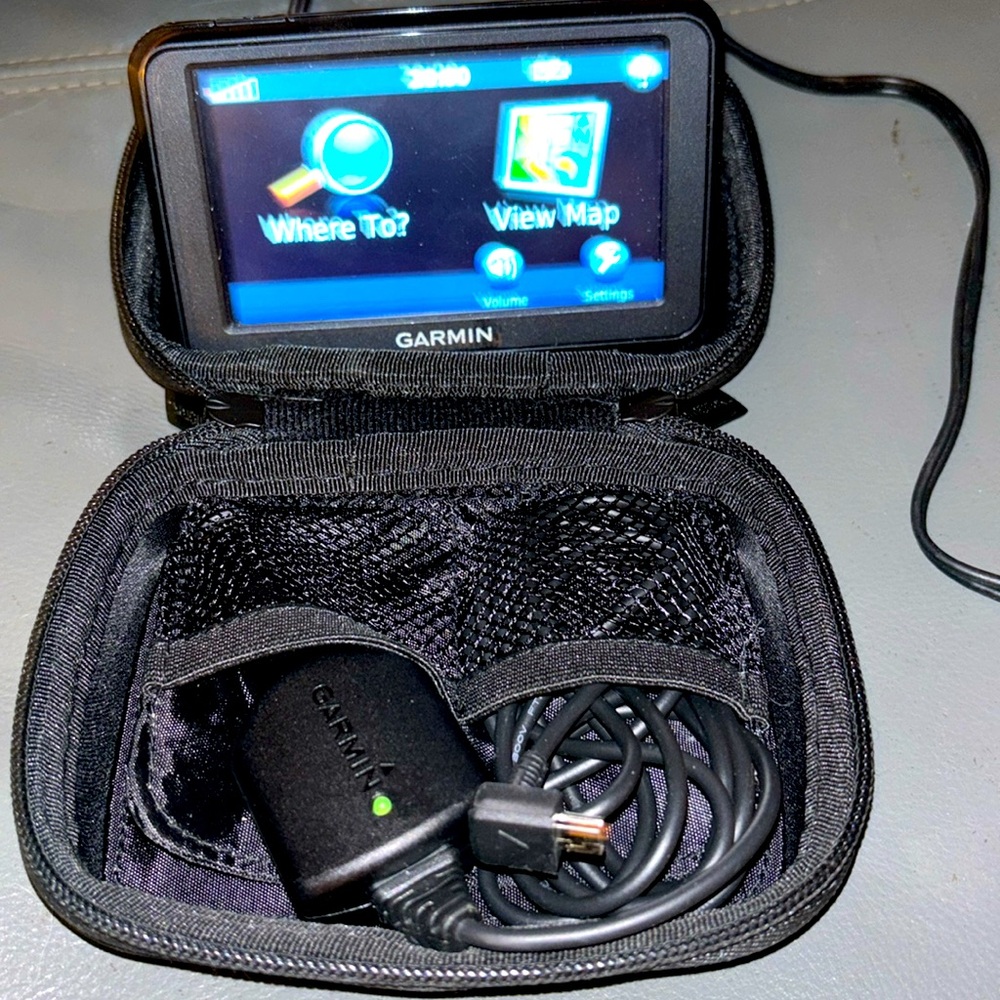 2 Garmin gps locator